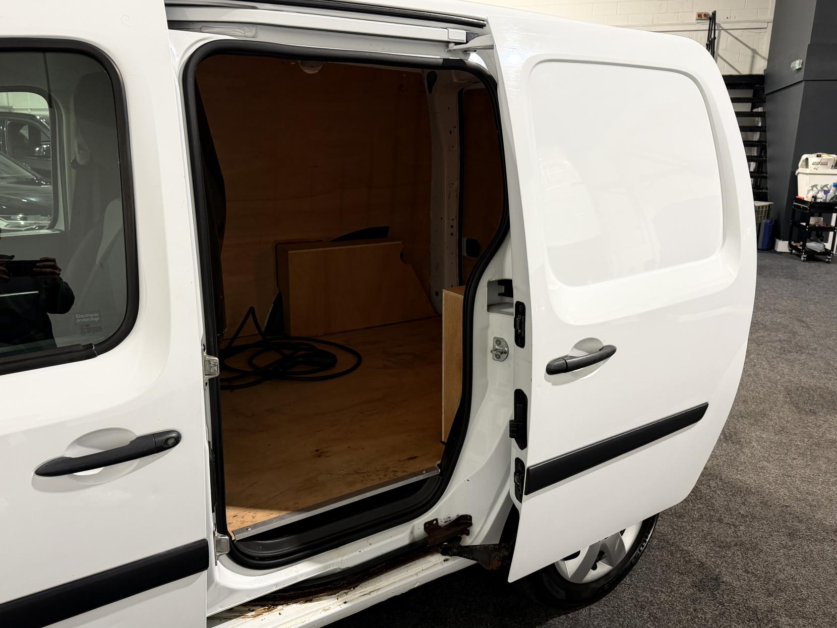 Renault Kangoo ZE 33kWh Business Panel Van 5dr Electric Auto MWB (i) (60 ps)