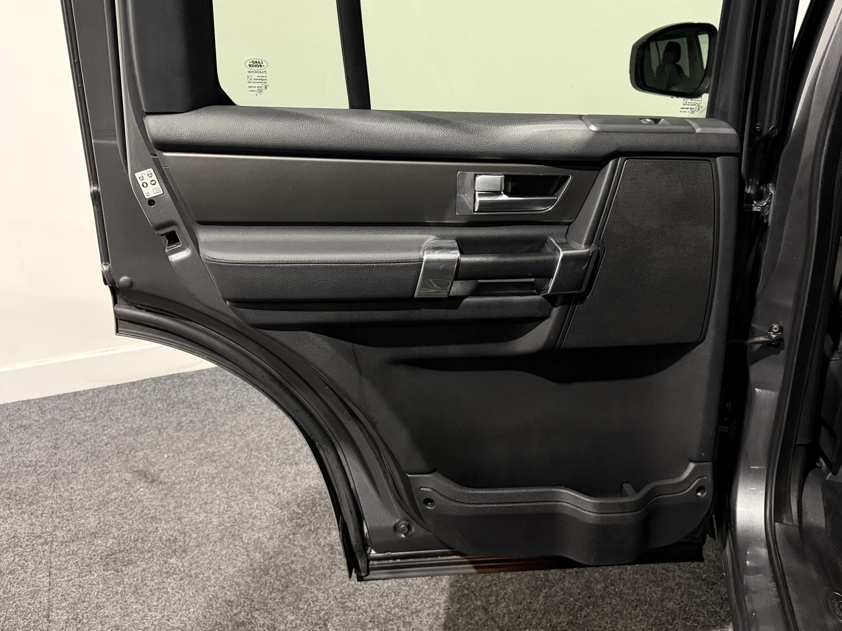 Land Rover Discovery 4 3.0 SD V6 SE Tech SUV 5dr Diesel Auto 4WD Euro 6 (s/s) (256 bhp)