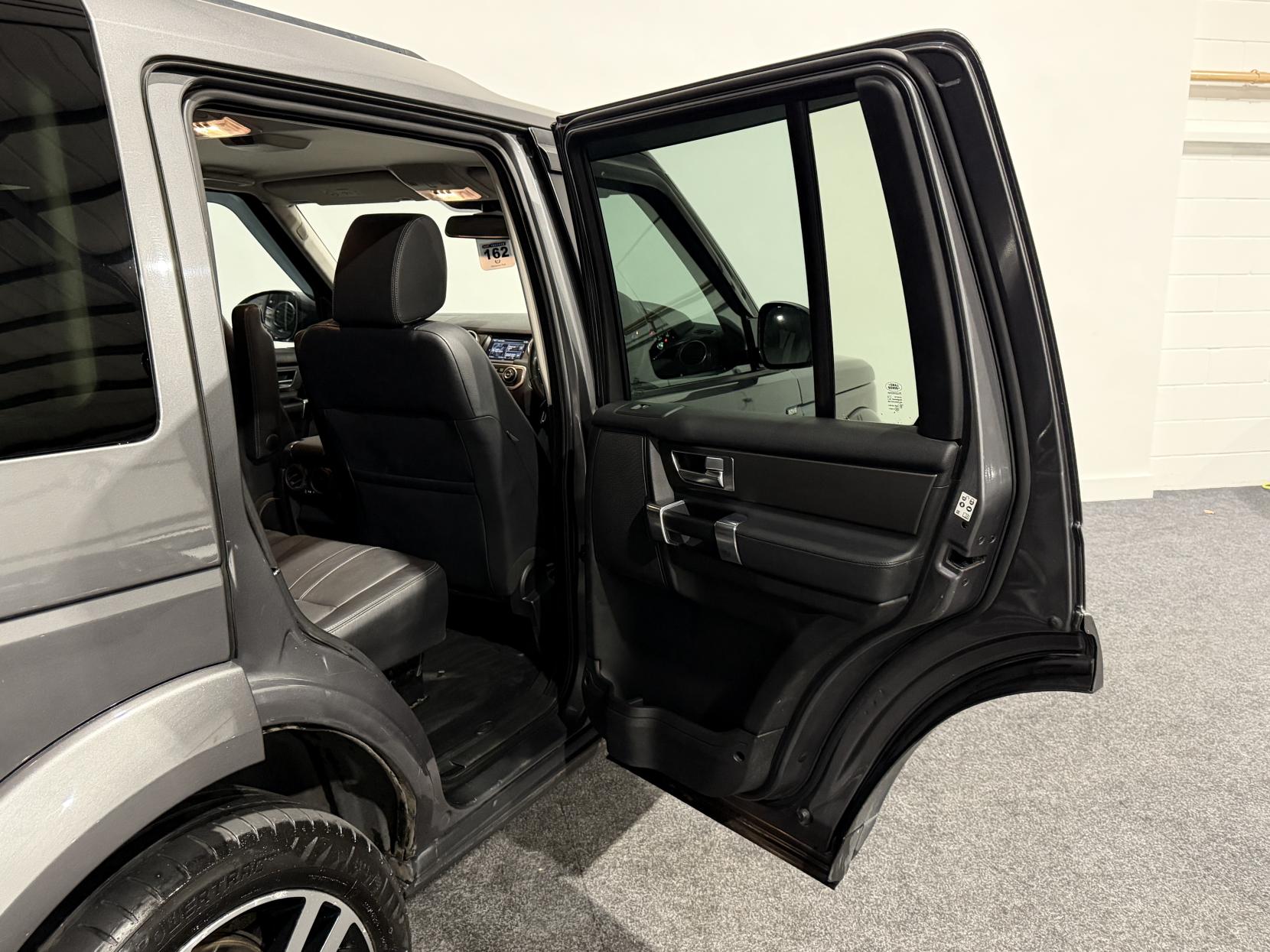 Land Rover Discovery 4 3.0 SD V6 SE Tech SUV 5dr Diesel Auto 4WD Euro 6 (s/s) (256 bhp)