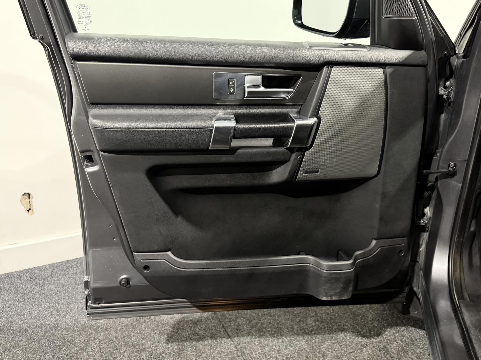 Land Rover Discovery 4 3.0 SD V6 SE Tech SUV 5dr Diesel Auto 4WD Euro 6 (s/s) (256 bhp)