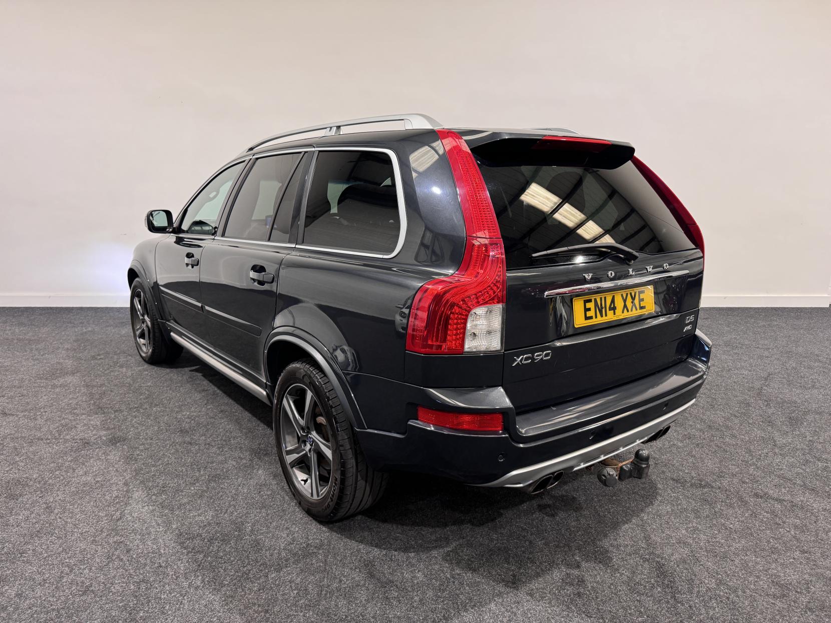 Volvo XC90 2.4 D5 R-Design Nav SUV 5dr Diesel Geartronic 4WD Euro 5 (200 ps)