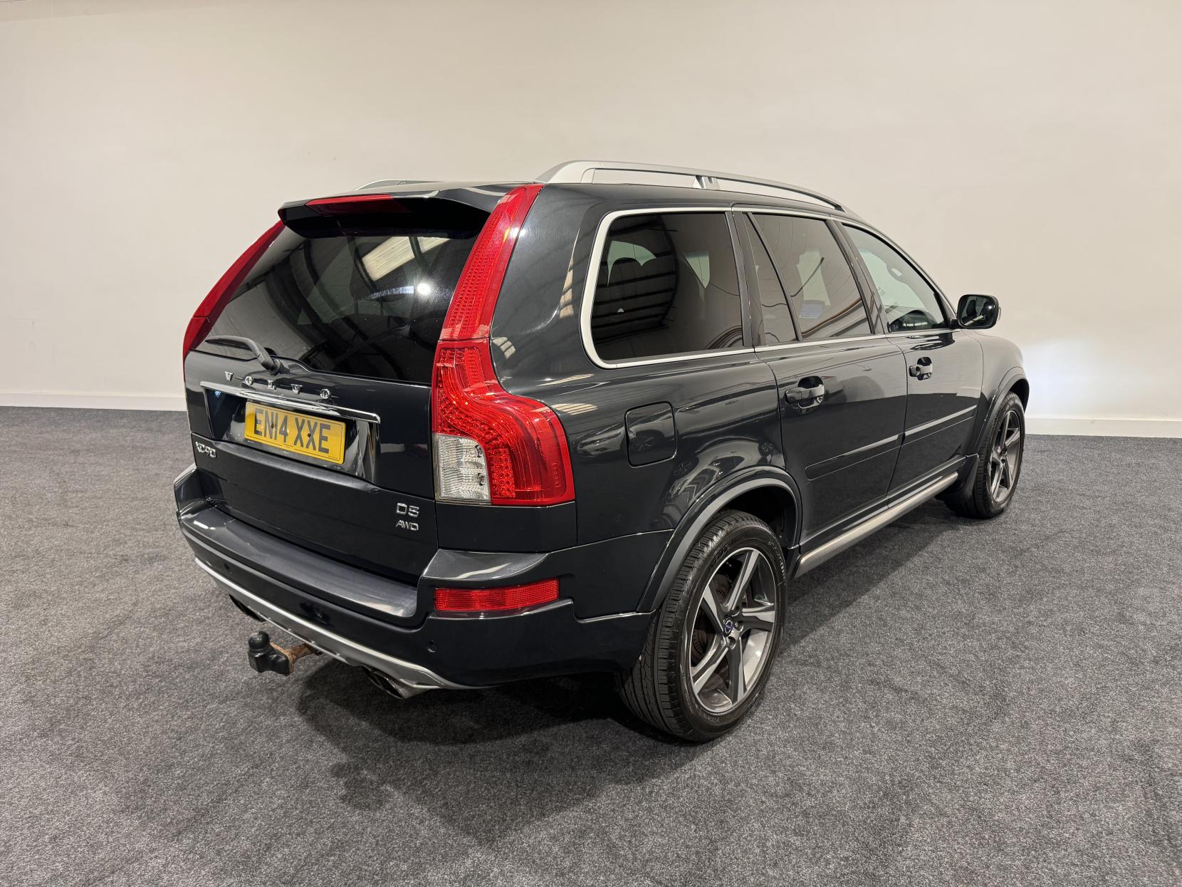 Volvo XC90 2.4 D5 R-Design Nav SUV 5dr Diesel Geartronic 4WD Euro 5 (200 ps)