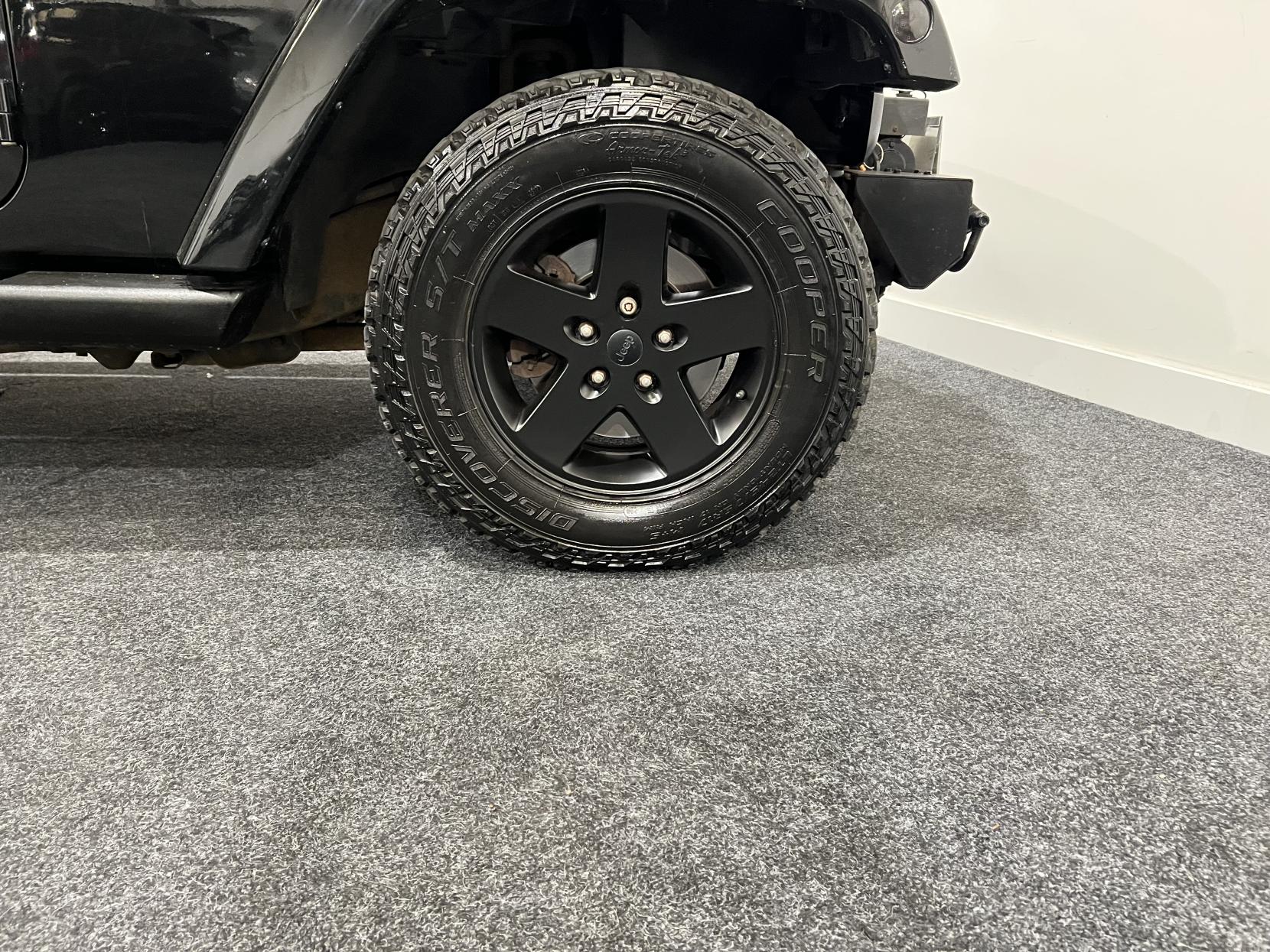 Jeep Wrangler 2.8 CRD Sahara SUV 4dr Diesel Auto 4WD Euro 5 (4 seat) (197 bhp)