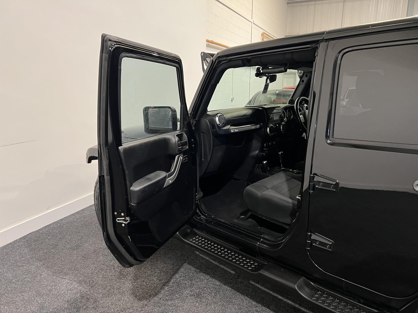 Jeep Wrangler 2.8 CRD Sahara SUV 4dr Diesel Auto 4WD Euro 5 (4 seat) (197 bhp)