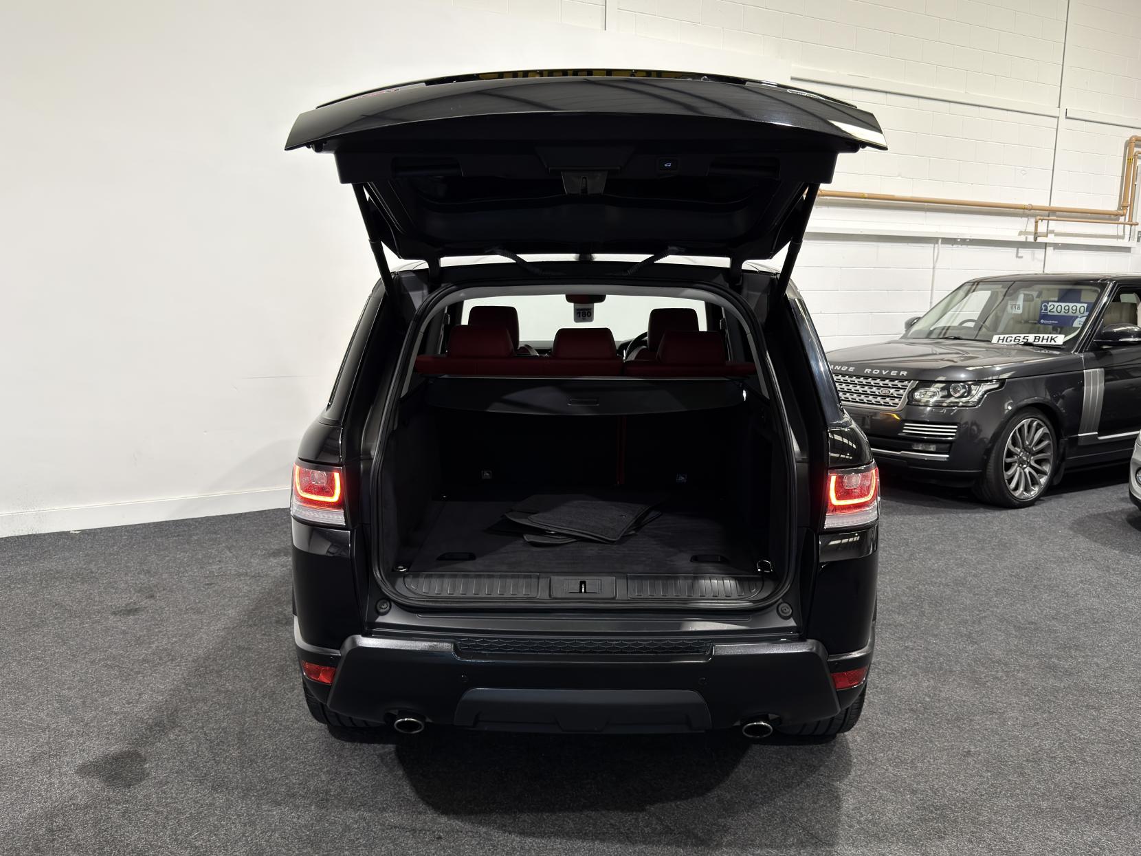 Land Rover Range Rover Sport 3.0 SD V6 HSE Dynamic SUV 5dr Diesel Auto 4WD Euro 6 (s/s) (306 ps)