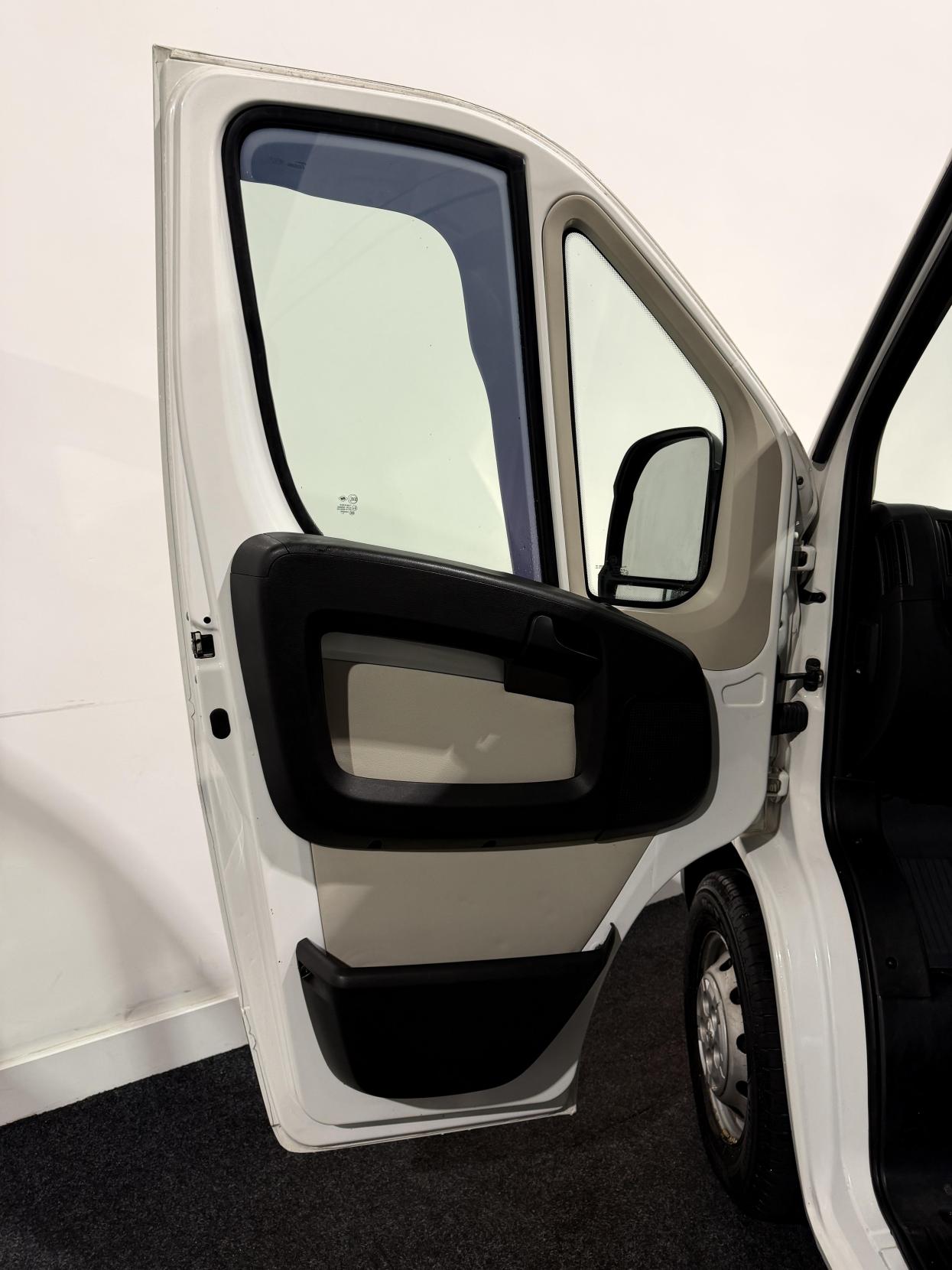 Peugeot Boxer 2.0 BlueHDi 335 Professional Panel Van 5dr Diesel Manual L3 H2 Euro 6 (130 ps)