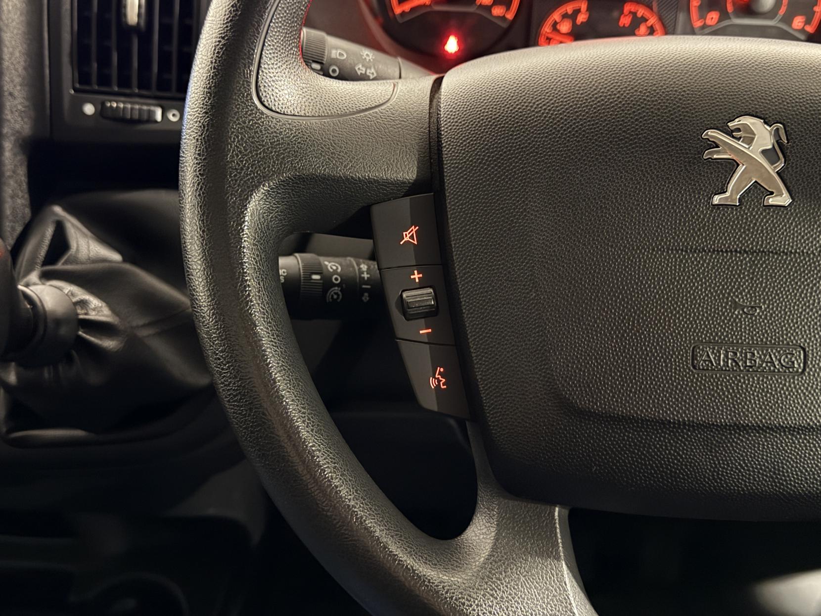 Peugeot Boxer 2.0 BlueHDi 335 Professional Panel Van 5dr Diesel Manual L3 H2 Euro 6 (130 ps)