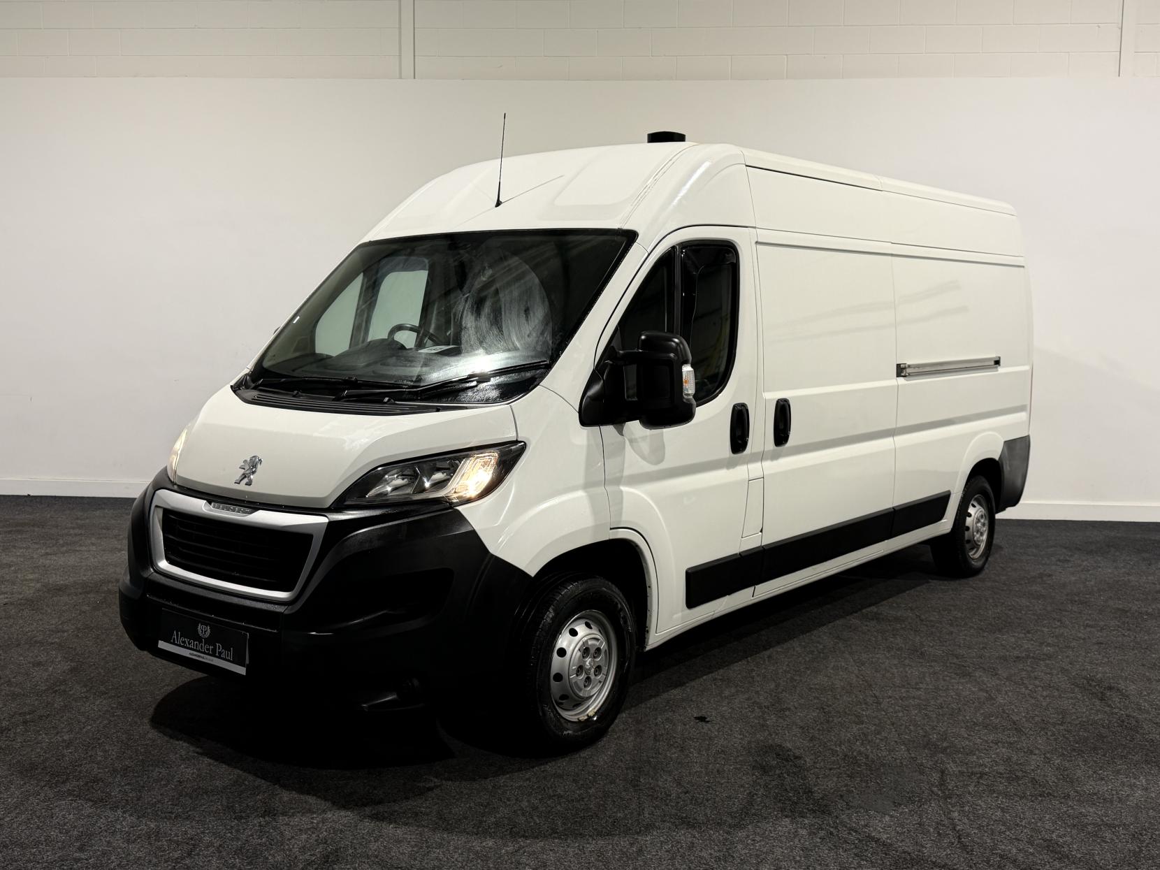 Peugeot Boxer 2.0 BlueHDi 335 Professional Panel Van 5dr Diesel Manual L3 H2 Euro 6 (130 ps)