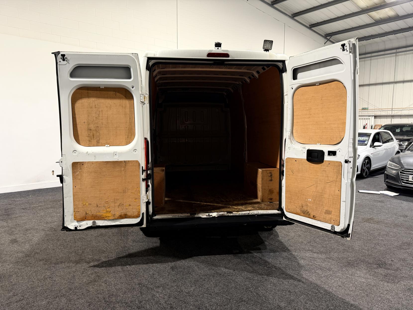 Peugeot Boxer 2.0 BlueHDi 335 Professional Panel Van 5dr Diesel Manual L3 H2 Euro 6 (130 ps)