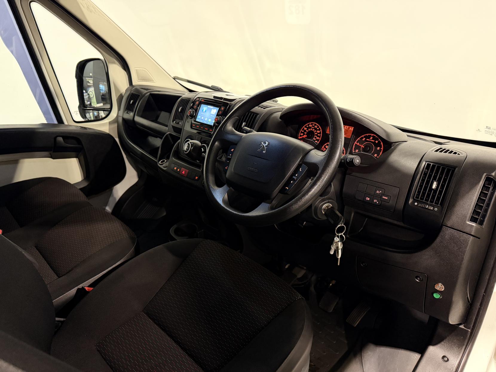 Peugeot Boxer 2.0 BlueHDi 335 Professional Panel Van 5dr Diesel Manual L3 H2 Euro 6 (130 ps)