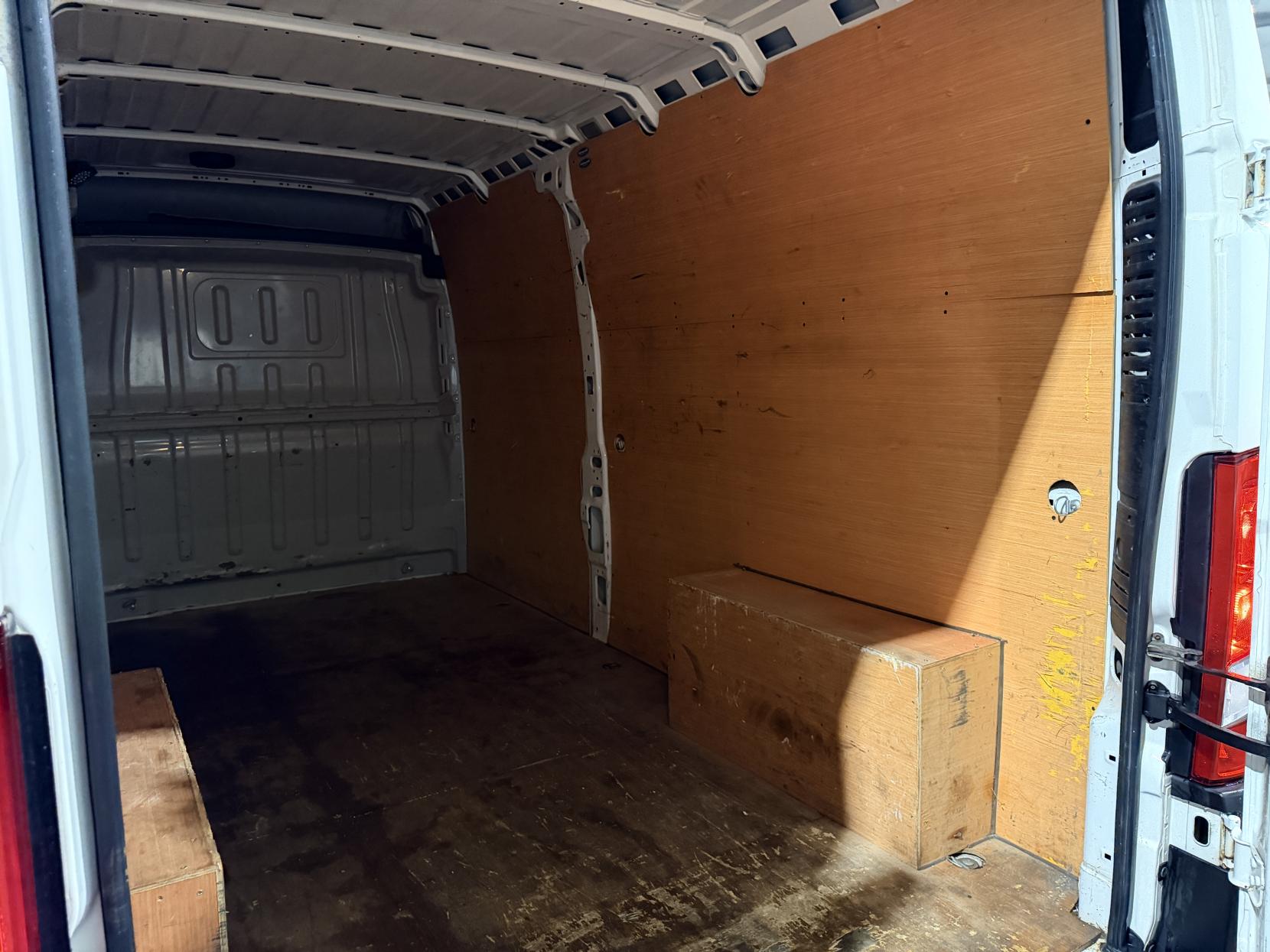 Peugeot Boxer 2.0 BlueHDi 335 Professional Panel Van 5dr Diesel Manual L3 H2 Euro 6 (130 ps)