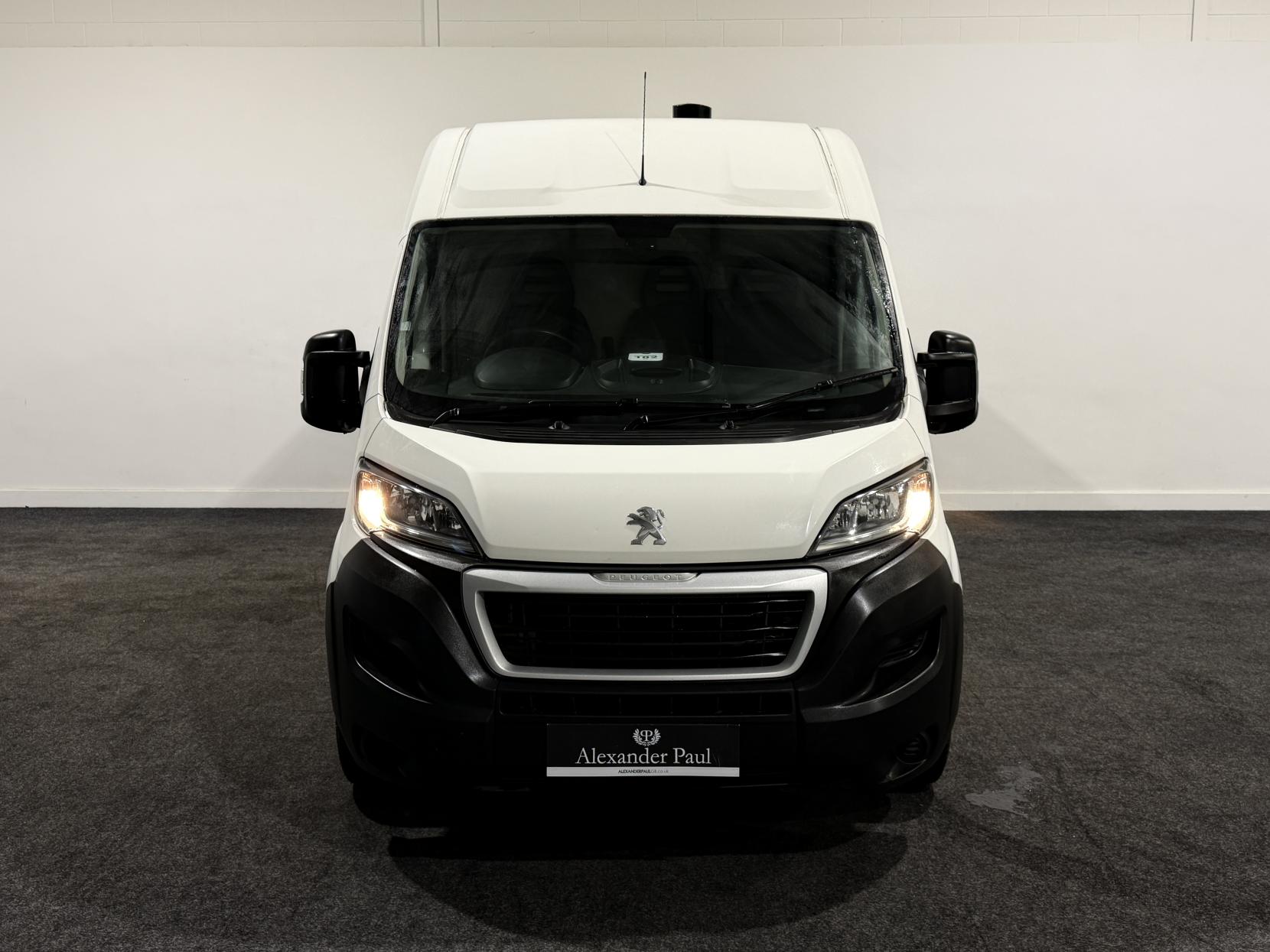 Peugeot Boxer 2.0 BlueHDi 335 Professional Panel Van 5dr Diesel Manual L3 H2 Euro 6 (130 ps)