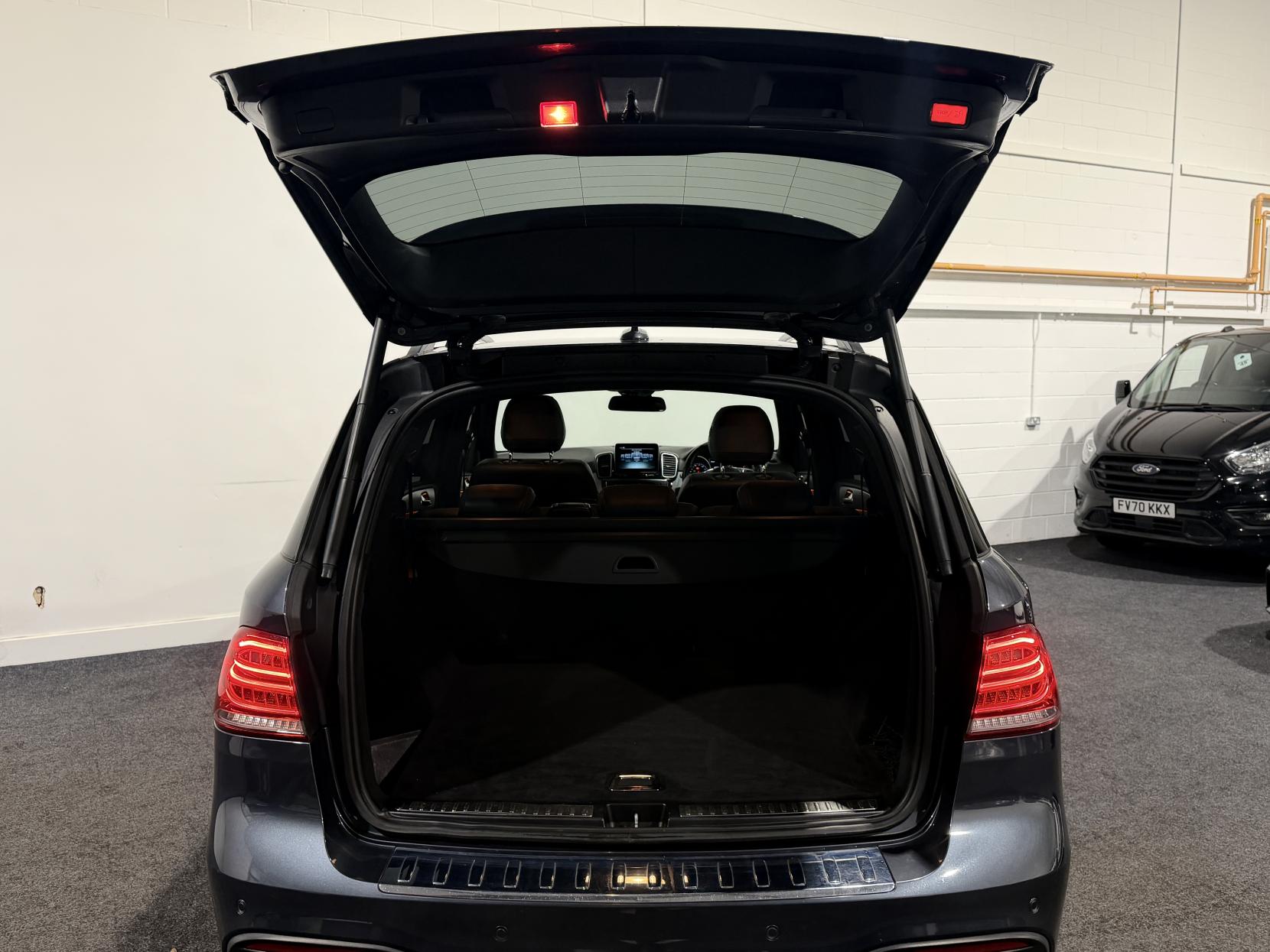 Mercedes-Benz GLE 2.1 GLE250d AMG Line (Premium) SUV 5dr Diesel G-Tronic 4MATIC Euro 6 (s/s) (204 ps)