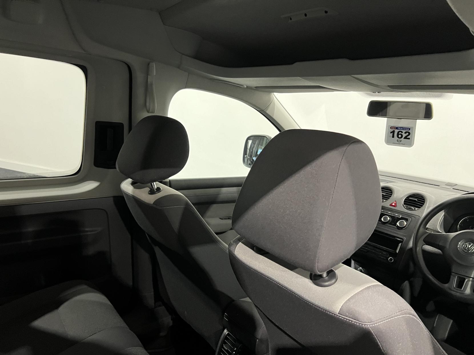 Volkswagen Caddy Maxi Life 1.6 TDI CR MPV 5dr Diesel DSG Euro 5 (102 ps)