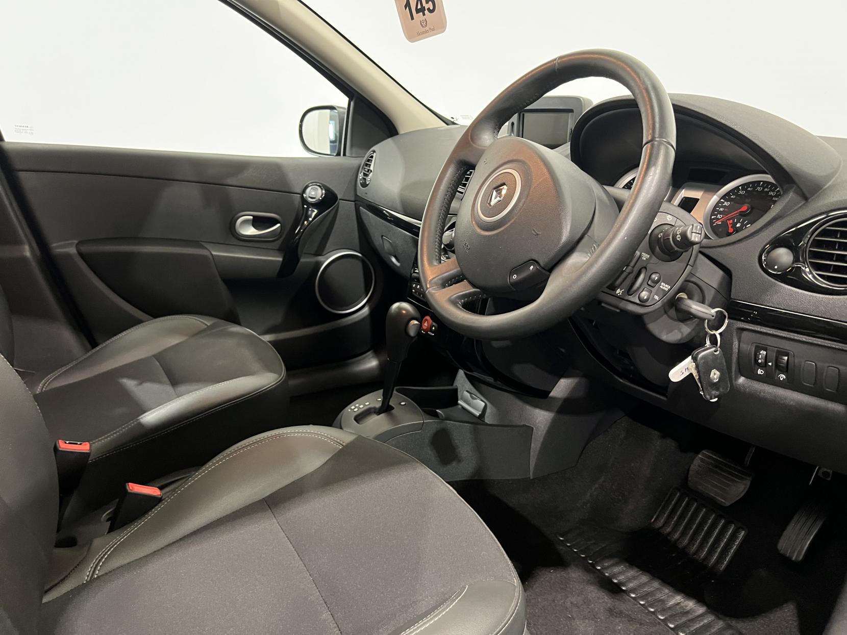 Renault Clio 1.6 VVT Dynamique TomTom Hatchback 5dr Petrol Auto Euro 5 (111 ps)