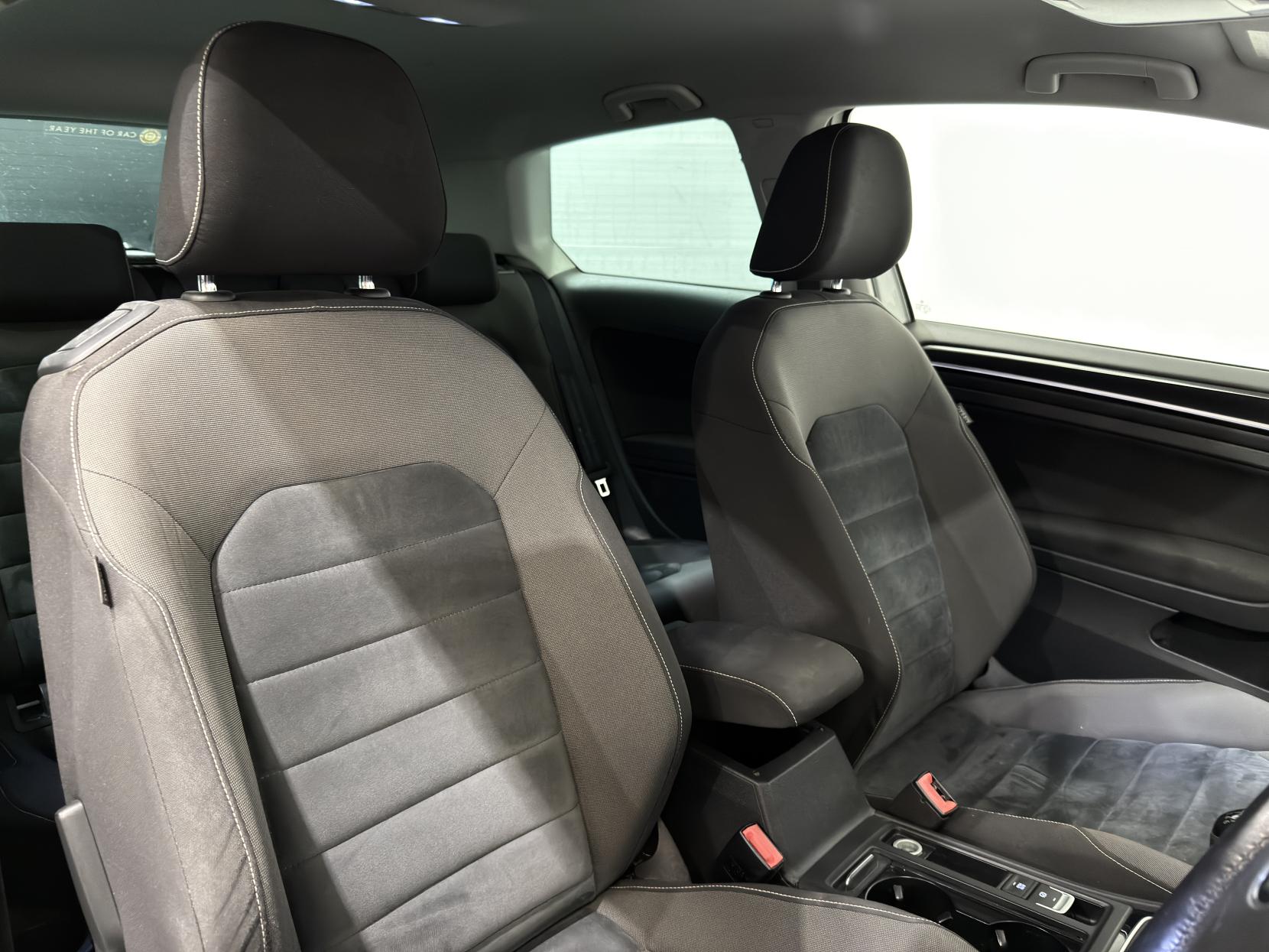 Volkswagen Golf 2.0 TDI BlueMotion Tech GT Hatchback 3dr Diesel Manual Euro 5 (s/s) (150 ps)