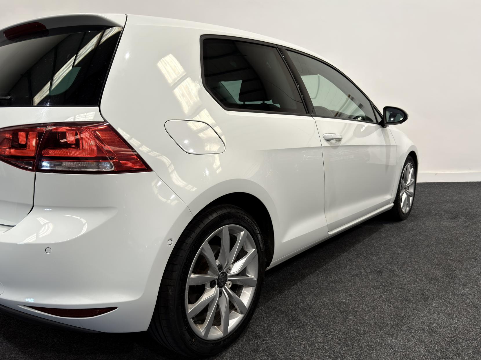 Volkswagen Golf 2.0 TDI BlueMotion Tech GT Hatchback 3dr Diesel Manual Euro 5 (s/s) (150 ps)