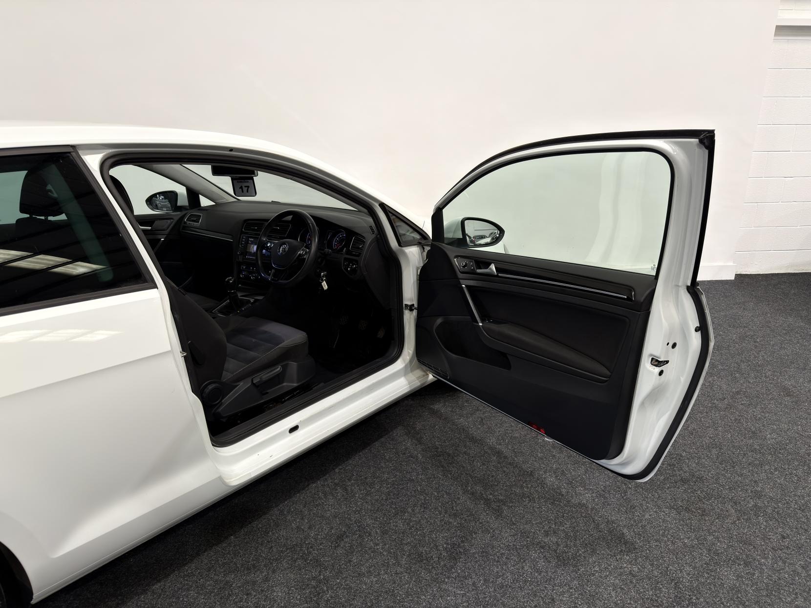 Volkswagen Golf 2.0 TDI BlueMotion Tech GT Hatchback 3dr Diesel Manual Euro 5 (s/s) (150 ps)