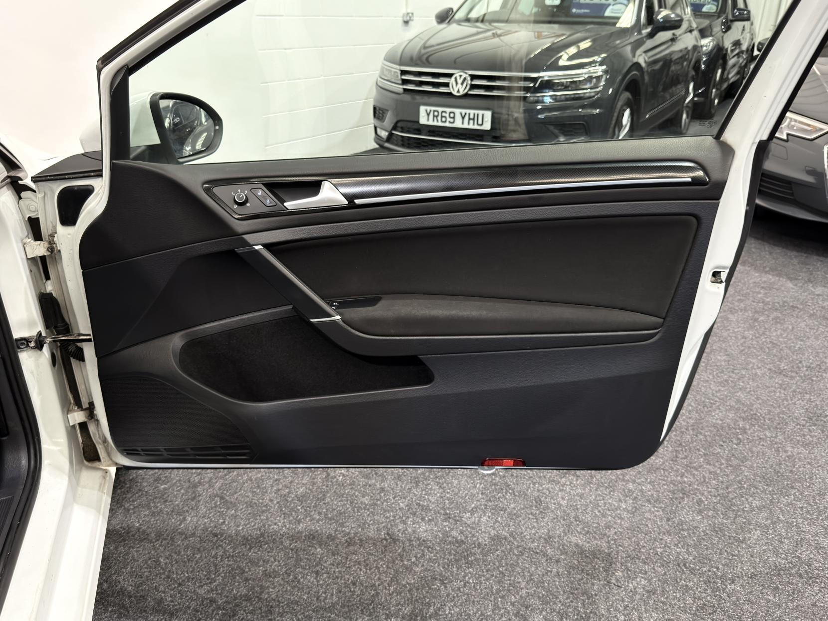 Volkswagen Golf 2.0 TDI BlueMotion Tech GT Hatchback 3dr Diesel Manual Euro 5 (s/s) (150 ps)