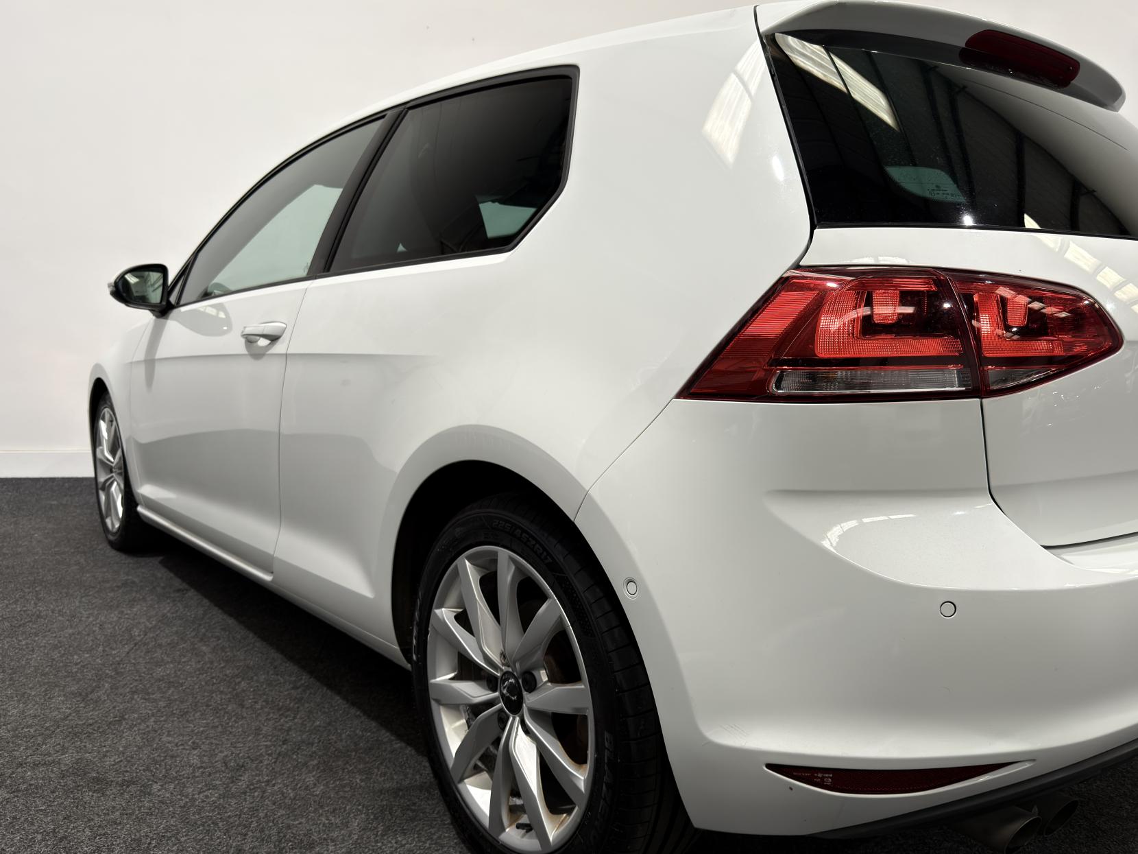 Volkswagen Golf 2.0 TDI BlueMotion Tech GT Hatchback 3dr Diesel Manual Euro 5 (s/s) (150 ps)