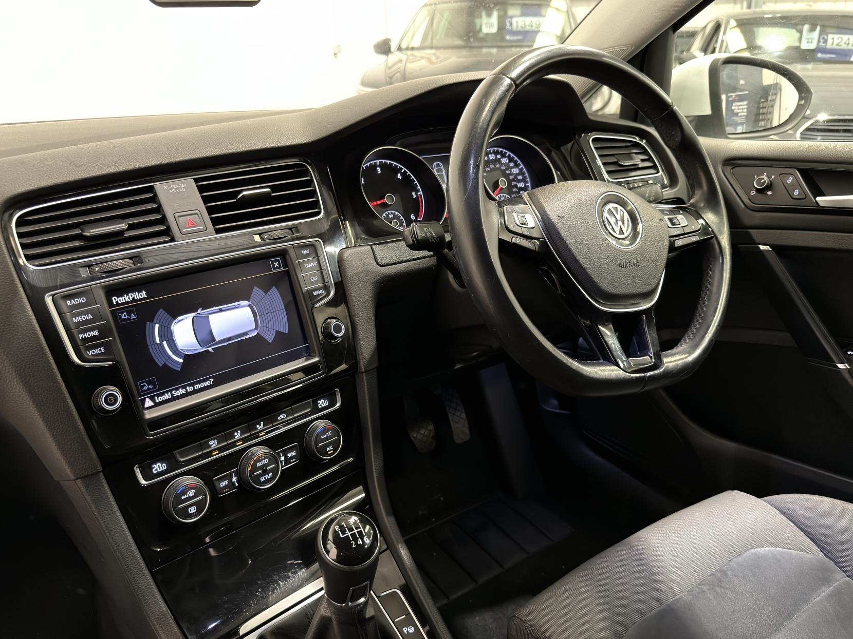 Volkswagen Golf 2.0 TDI BlueMotion Tech GT Hatchback 3dr Diesel Manual Euro 5 (s/s) (150 ps)