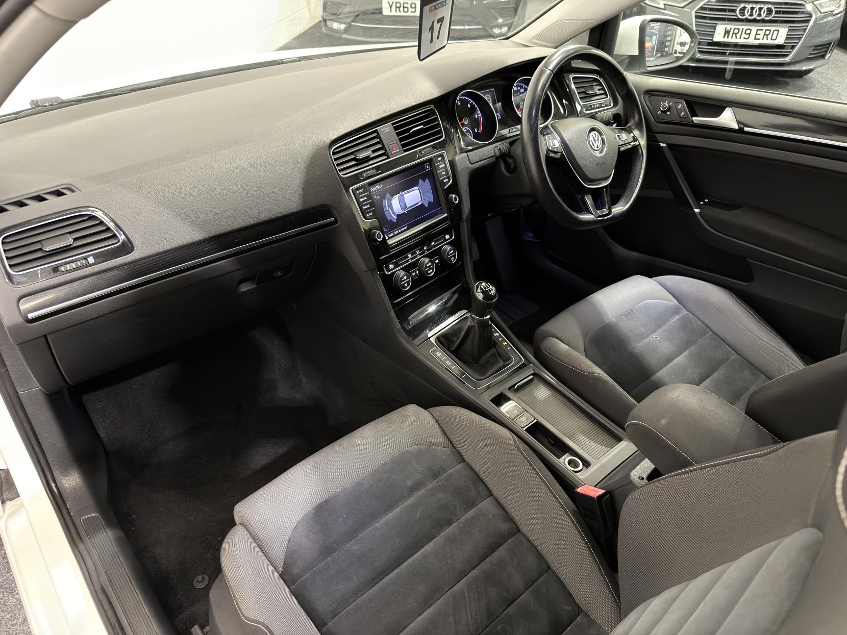 Volkswagen Golf 2.0 TDI BlueMotion Tech GT Hatchback 3dr Diesel Manual Euro 5 (s/s) (150 ps)