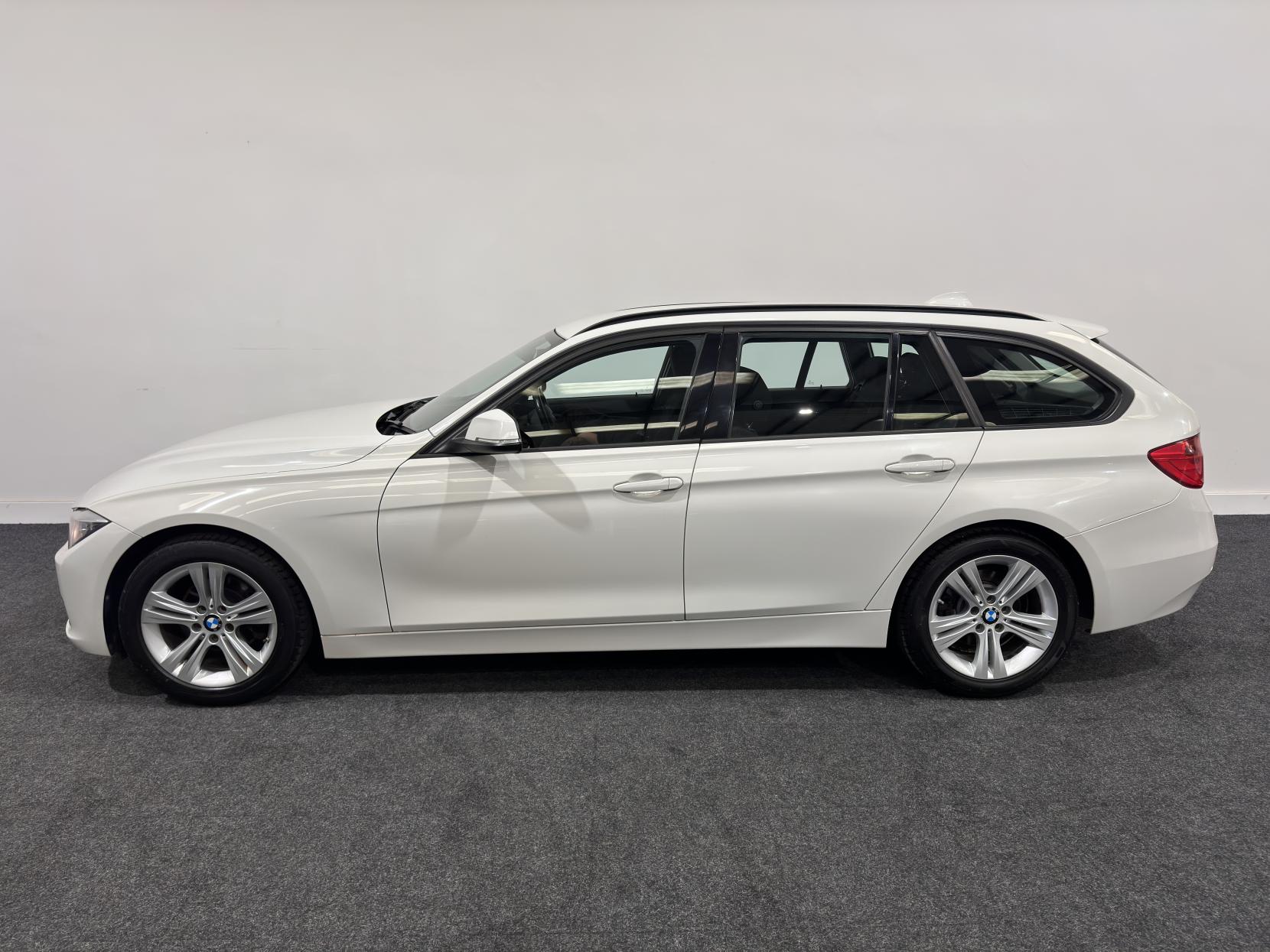 BMW 3 Series 2.0 318d Sport Touring 5dr Diesel Manual Euro 5 (s/s) (143 ps)