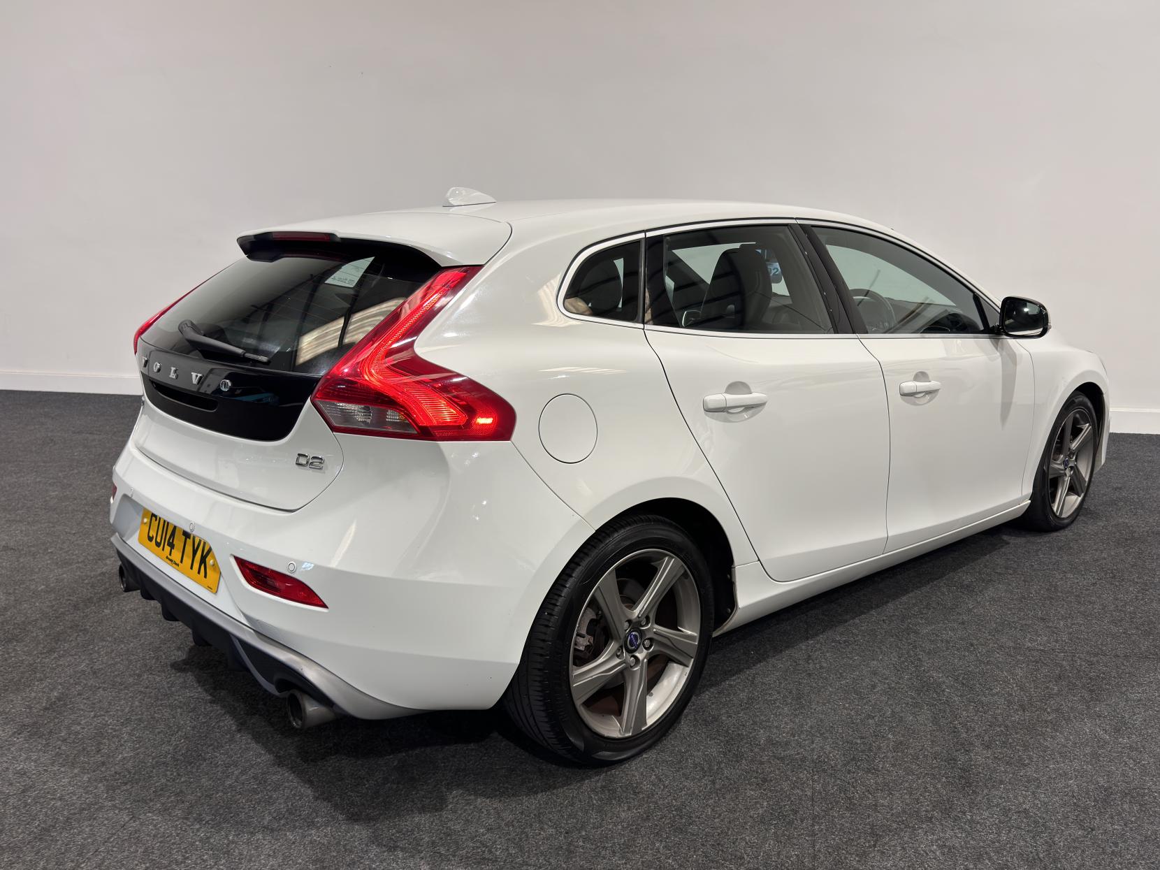 Volvo V40 1.6 D2 R-Design Lux Hatchback 5dr Diesel Manual Euro 5 (s/s) (115 ps)