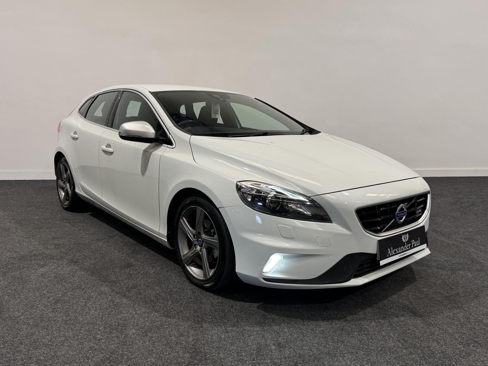 Volvo V40 1.6 D2 R-Design Lux Hatchback 5dr Diesel Manual Euro 5 (s/s) (115 ps)