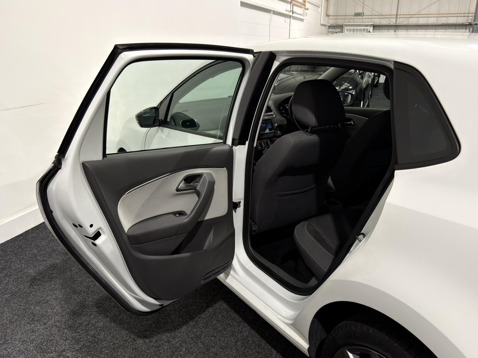 Volkswagen Polo 1.4 TDI BlueMotion Tech SE Design Hatchback 5dr Diesel Manual Euro 6 (s/s) (75 ps)