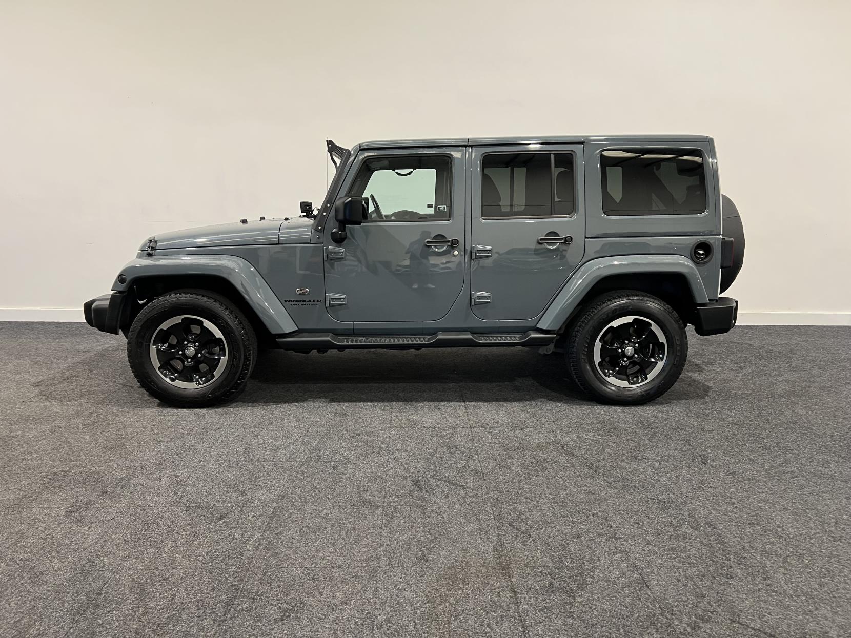 Jeep Wrangler 2.8 CRD Overland SUV 4dr Diesel Auto 4WD Euro 5 (197 bhp)