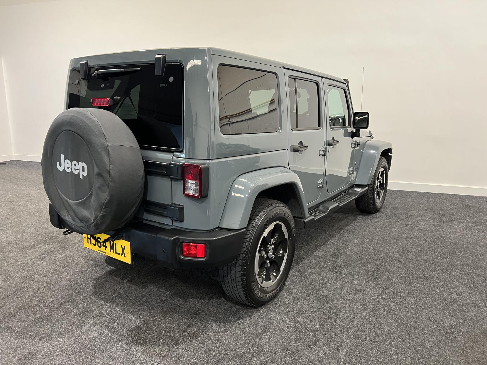 Jeep Wrangler 2.8 CRD Overland SUV 4dr Diesel Auto 4WD Euro 5 (197 bhp)