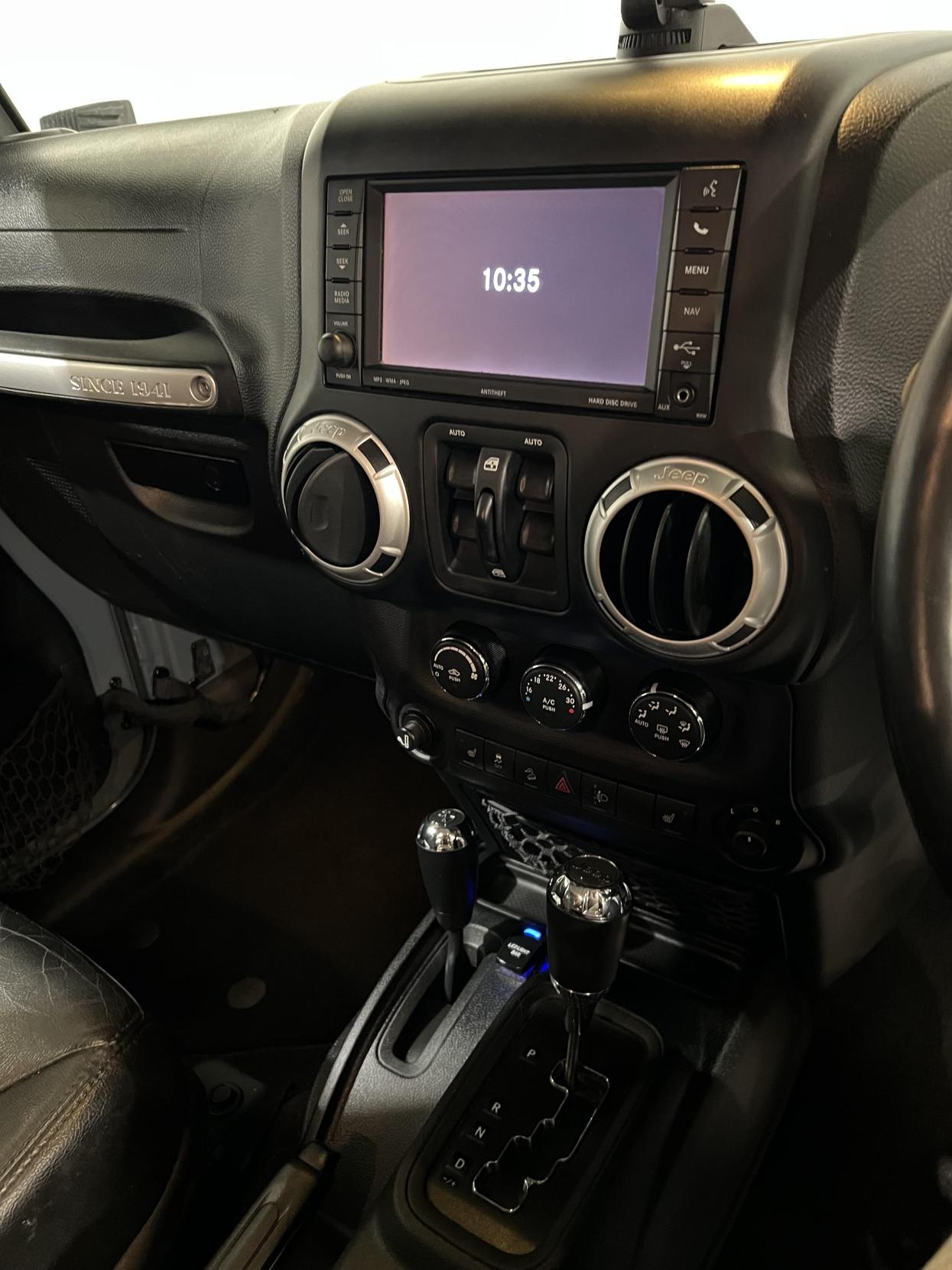 Jeep Wrangler 2.8 CRD Overland SUV 4dr Diesel Auto 4WD Euro 5 (197 bhp)
