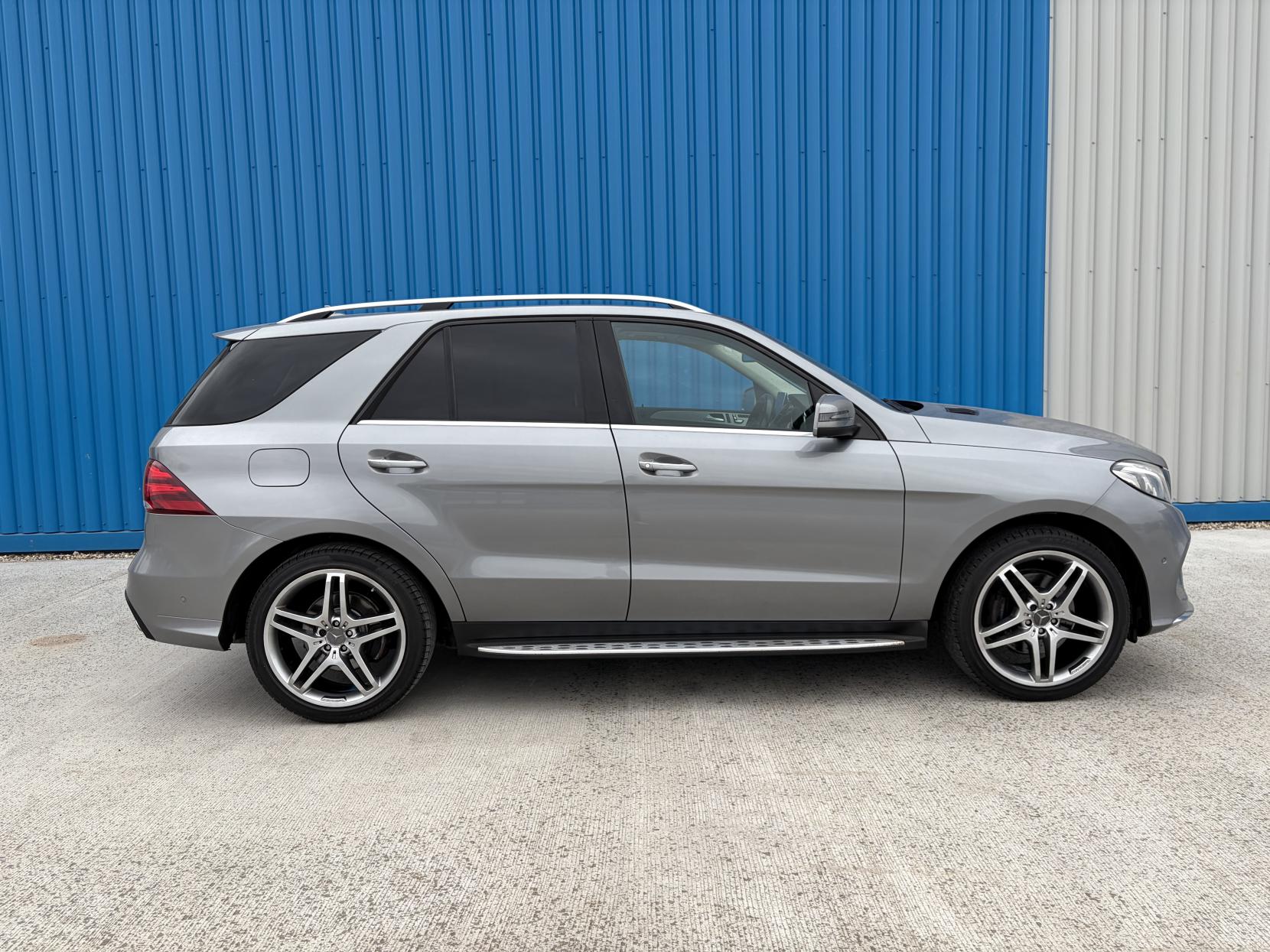 Mercedes-Benz GLE 3.0 GLE350d V6 AMG Line (Premium Plus) SUV 5dr Diesel G-Tronic 4MATIC Euro 6 (s/s) (258 ps)