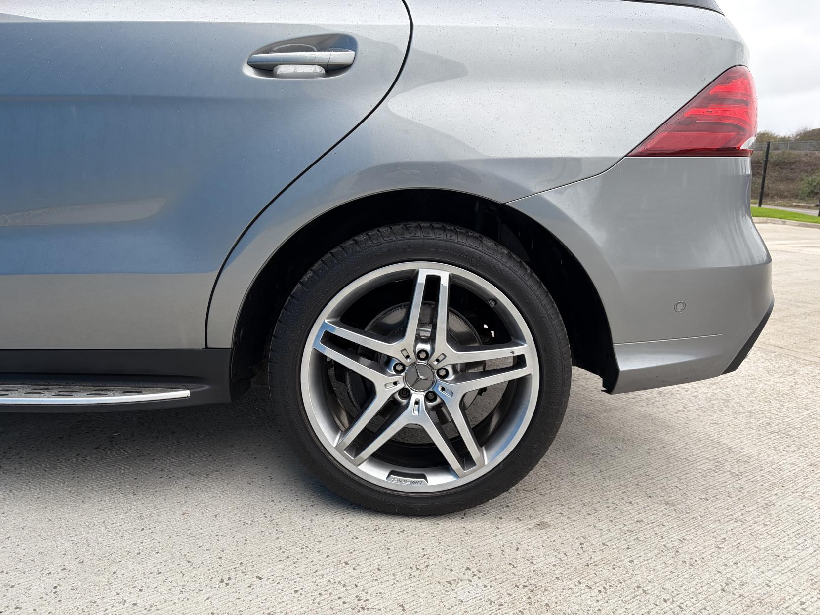 Mercedes-Benz GLE 3.0 GLE350d V6 AMG Line (Premium Plus) SUV 5dr Diesel G-Tronic 4MATIC Euro 6 (s/s) (258 ps)