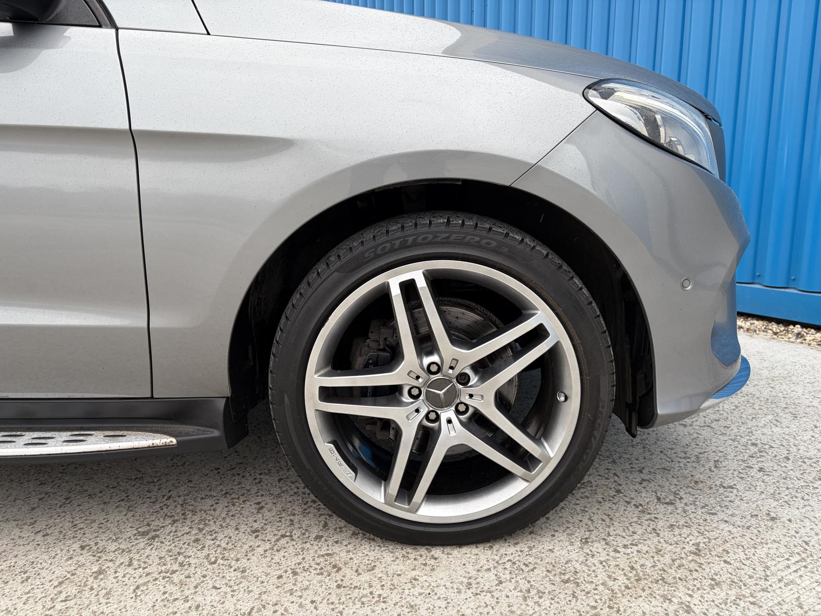 Mercedes-Benz GLE 3.0 GLE350d V6 AMG Line (Premium Plus) SUV 5dr Diesel G-Tronic 4MATIC Euro 6 (s/s) (258 ps)