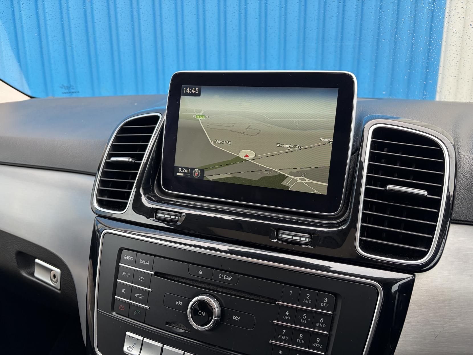 Mercedes-Benz GLE 3.0 GLE350d V6 AMG Line (Premium Plus) SUV 5dr Diesel G-Tronic 4MATIC Euro 6 (s/s) (258 ps)