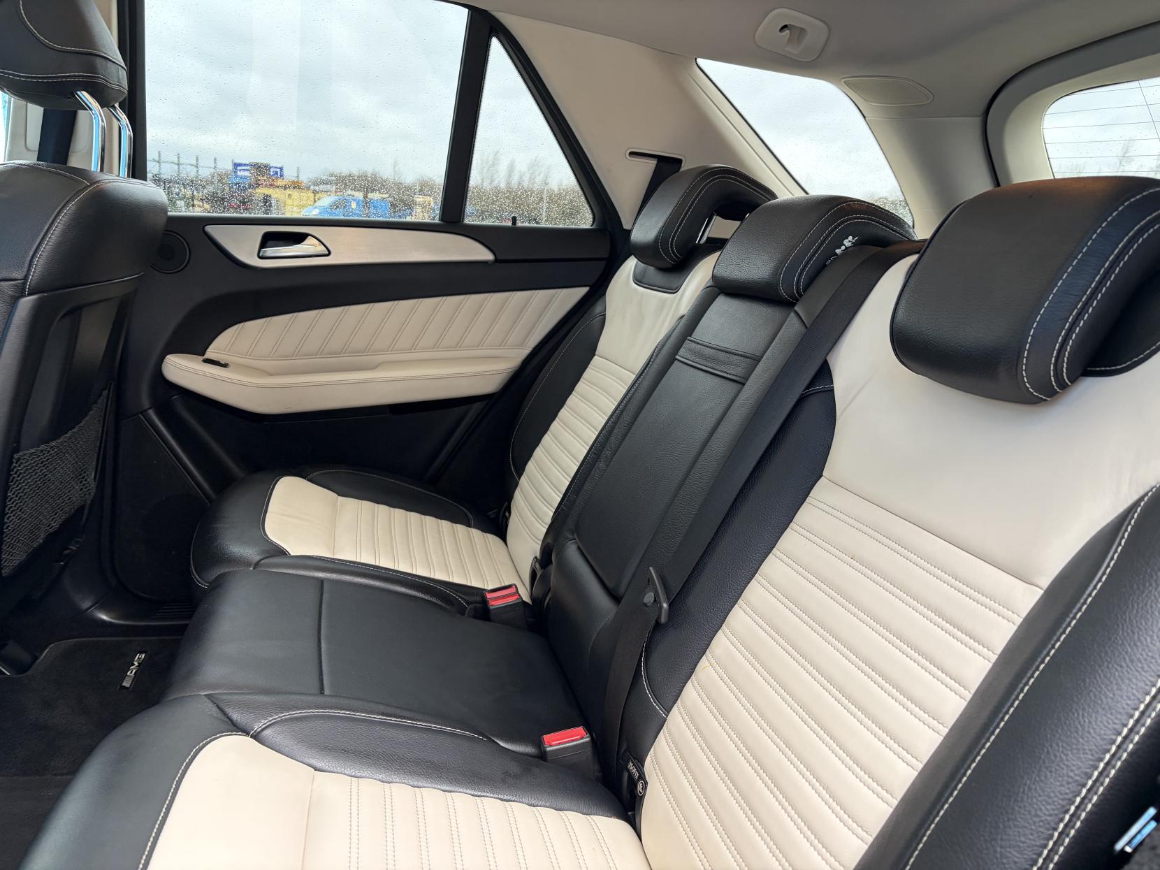 Mercedes-Benz GLE 3.0 GLE350d V6 AMG Line (Premium Plus) SUV 5dr Diesel G-Tronic 4MATIC Euro 6 (s/s) (258 ps)