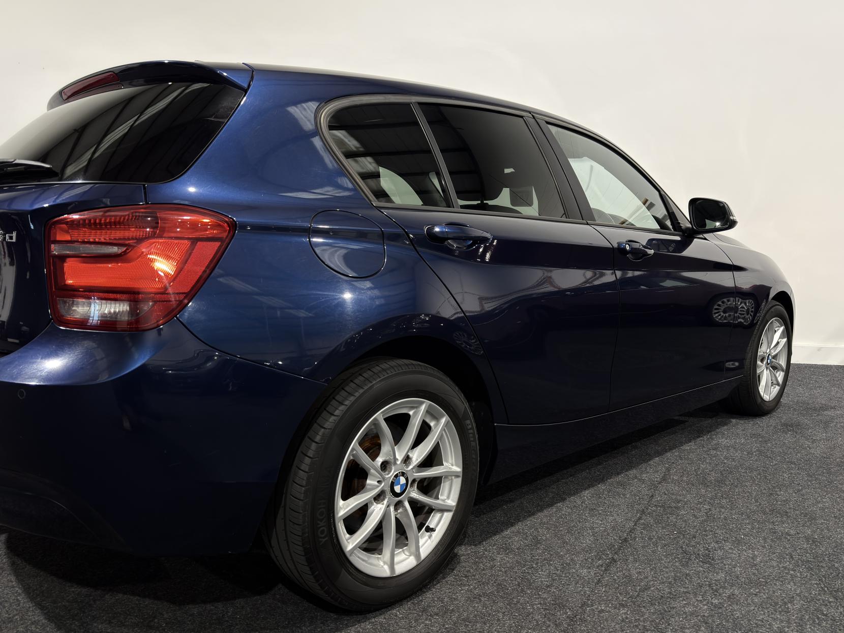 BMW 1 Series 2.0 116d SE Hatchback 5dr Diesel Auto Euro 5 (s/s) (116 ps)