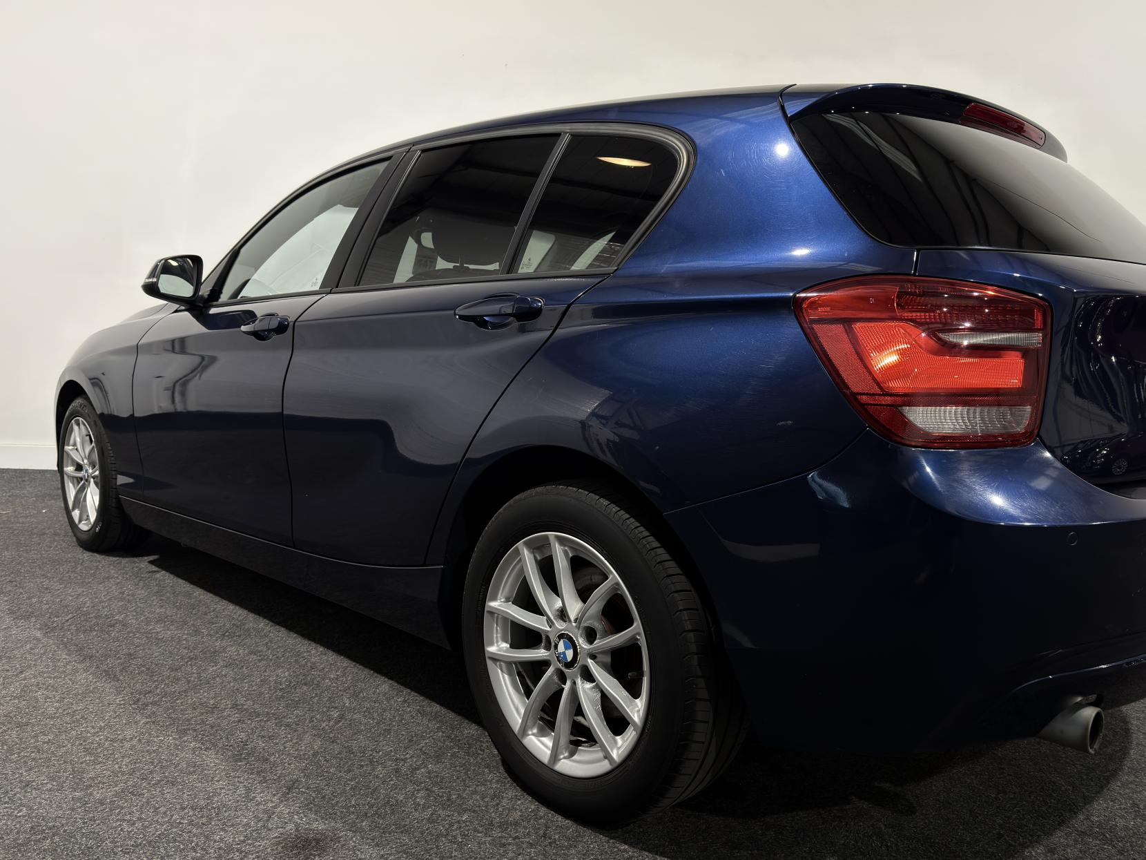 BMW 1 Series 2.0 116d SE Hatchback 5dr Diesel Auto Euro 5 (s/s) (116 ps)