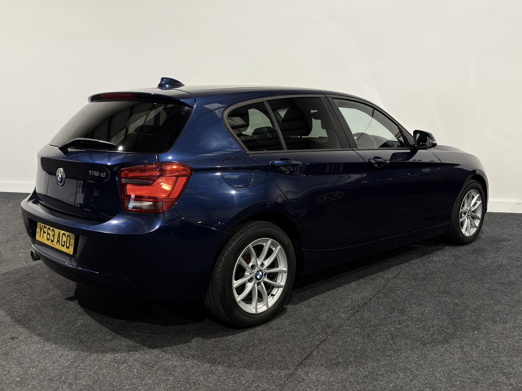 BMW 1 Series 2.0 116d SE Hatchback 5dr Diesel Auto Euro 5 (s/s) (116 ps)