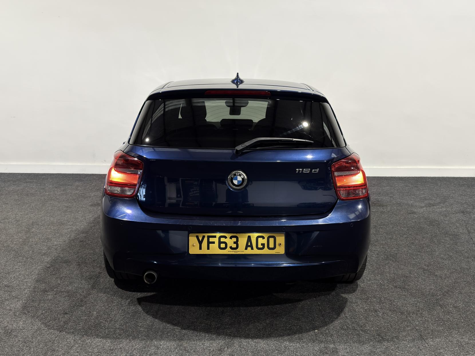 BMW 1 Series 2.0 116d SE Hatchback 5dr Diesel Auto Euro 5 (s/s) (116 ps)