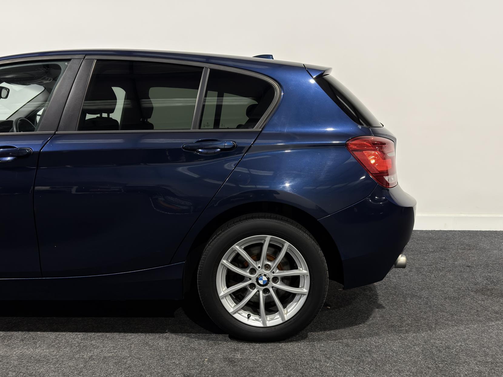 BMW 1 Series 2.0 116d SE Hatchback 5dr Diesel Auto Euro 5 (s/s) (116 ps)