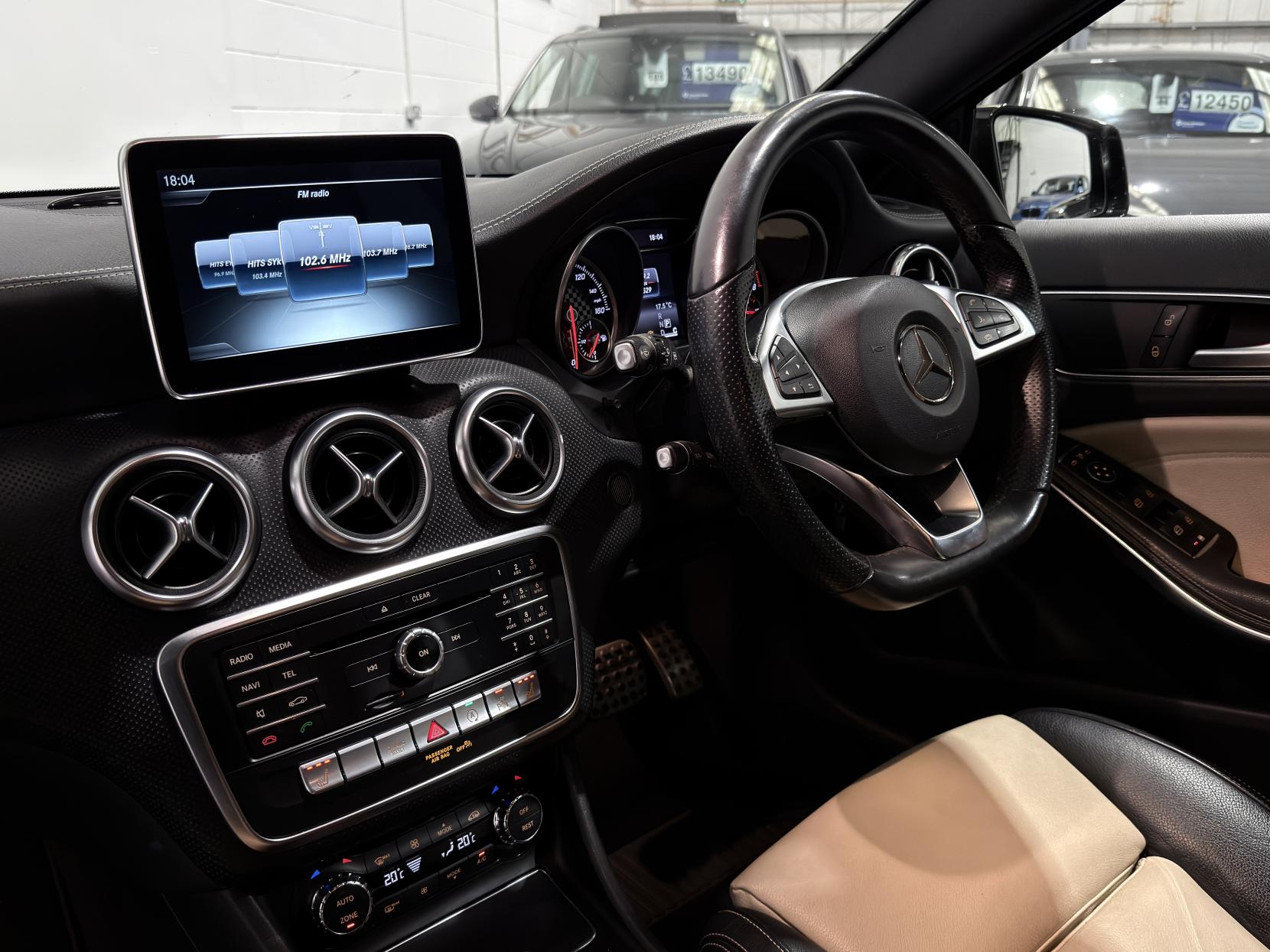 Mercedes-Benz A 200 1.6 AMG LINE PREM AUTO W176 (2012-)