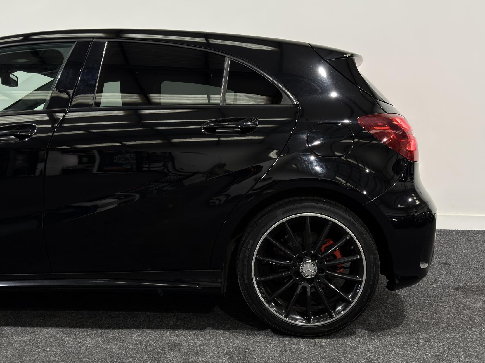 Mercedes-Benz A 200 1.6 AMG LINE PREM AUTO W176 (2012-)