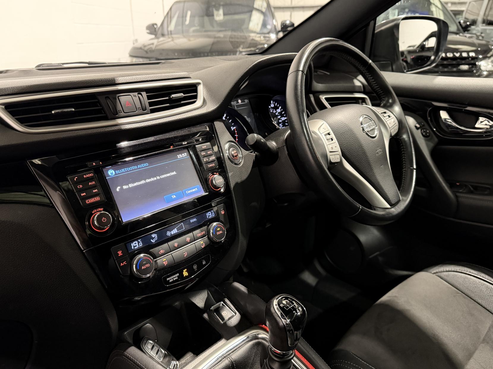Nissan Qashqai 1.5 dCi N-Vision SUV 5dr Diesel Manual 2WD Euro 6 (s/s) (110 ps)