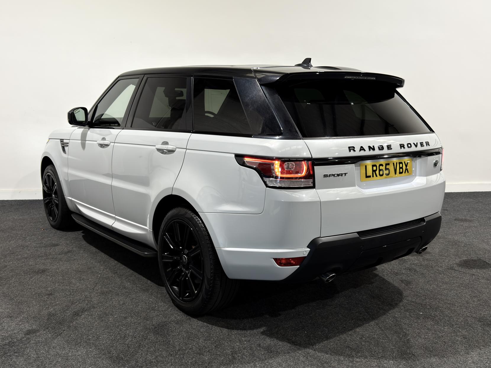 Land Rover Range Rover Sport 3.0 SD V6 HSE Dynamic SUV 5dr Diesel Auto 4WD Euro 6 (s/s) (306 ps)