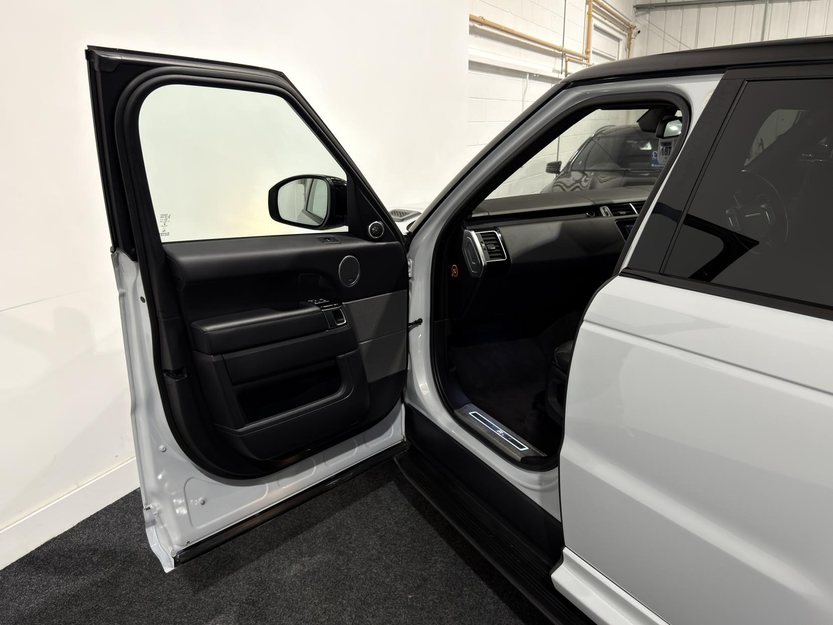 Land Rover Range Rover Sport 3.0 SD V6 HSE Dynamic SUV 5dr Diesel Auto 4WD Euro 6 (s/s) (306 ps)