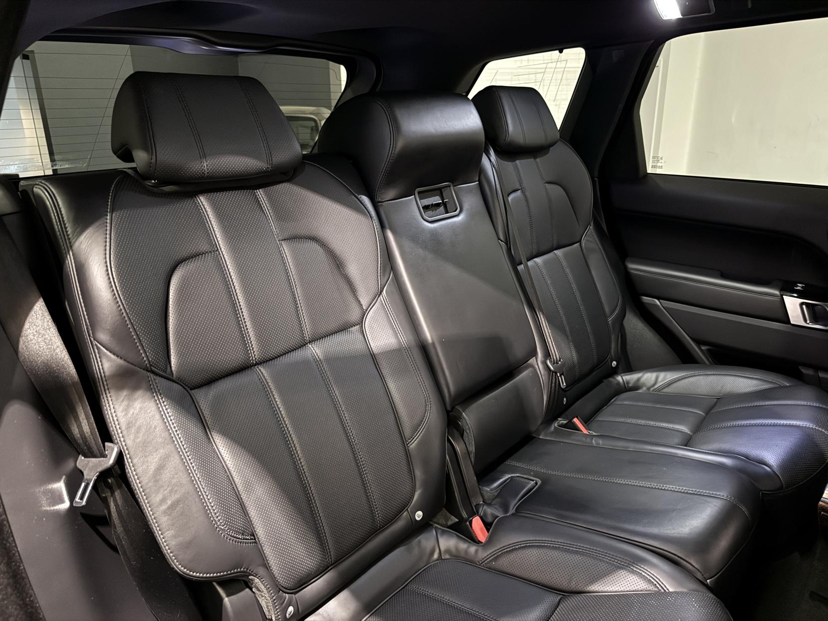 Land Rover Range Rover Sport 3.0 SD V6 HSE Dynamic SUV 5dr Diesel Auto 4WD Euro 6 (s/s) (306 ps)