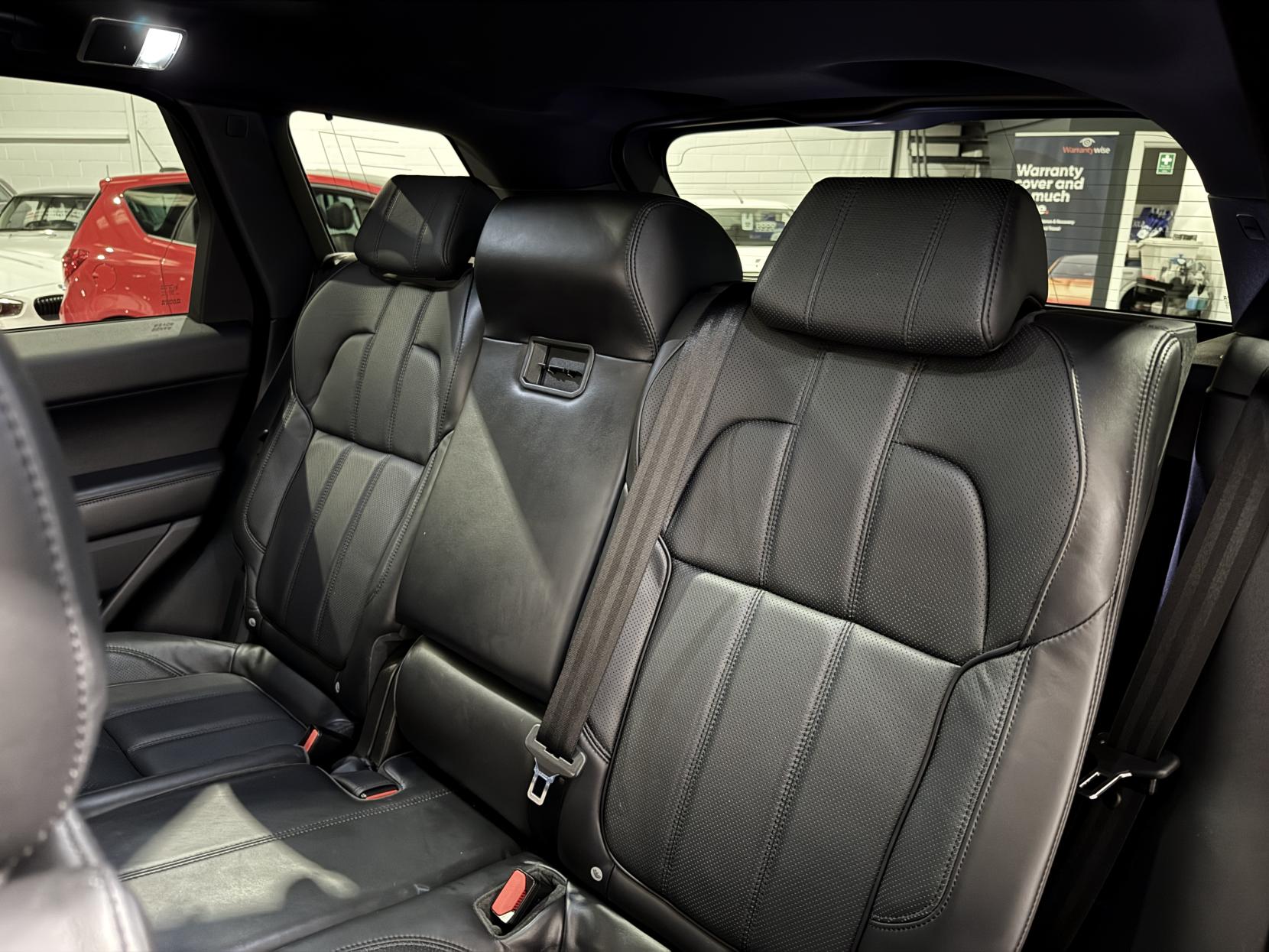 Land Rover Range Rover Sport 3.0 SD V6 HSE Dynamic SUV 5dr Diesel Auto 4WD Euro 6 (s/s) (306 ps)